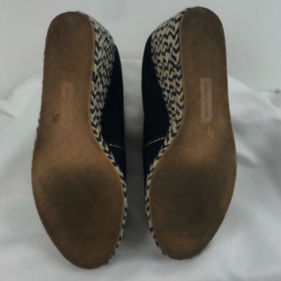 Donald/Pliner Suede Wedge Espadrilles - Picture 5 of 5